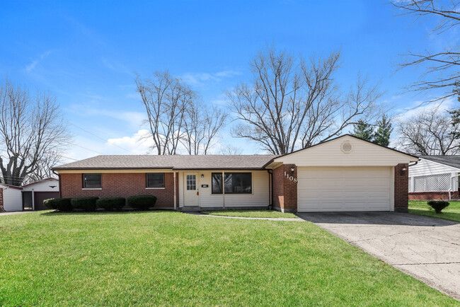 Primary Photo - Modern 4 Bedroom Ranch