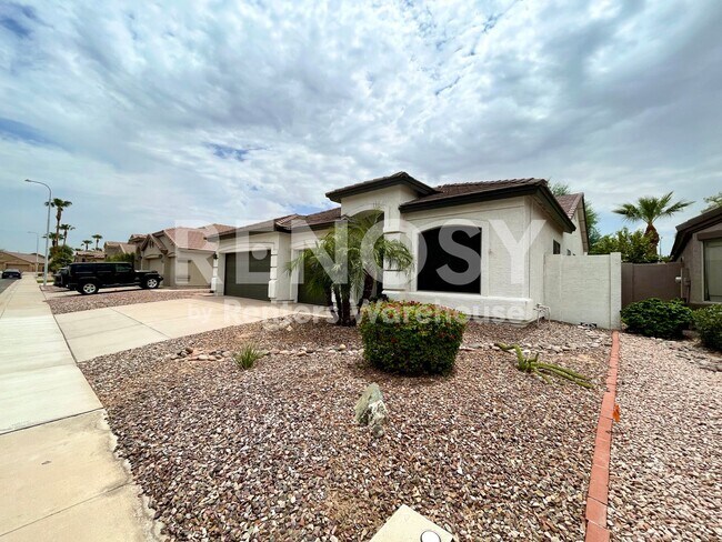 Building Photo - 637 W Citrus Way
