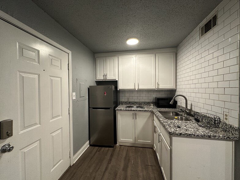 Building Photo - 1700 Baird Farm Cir