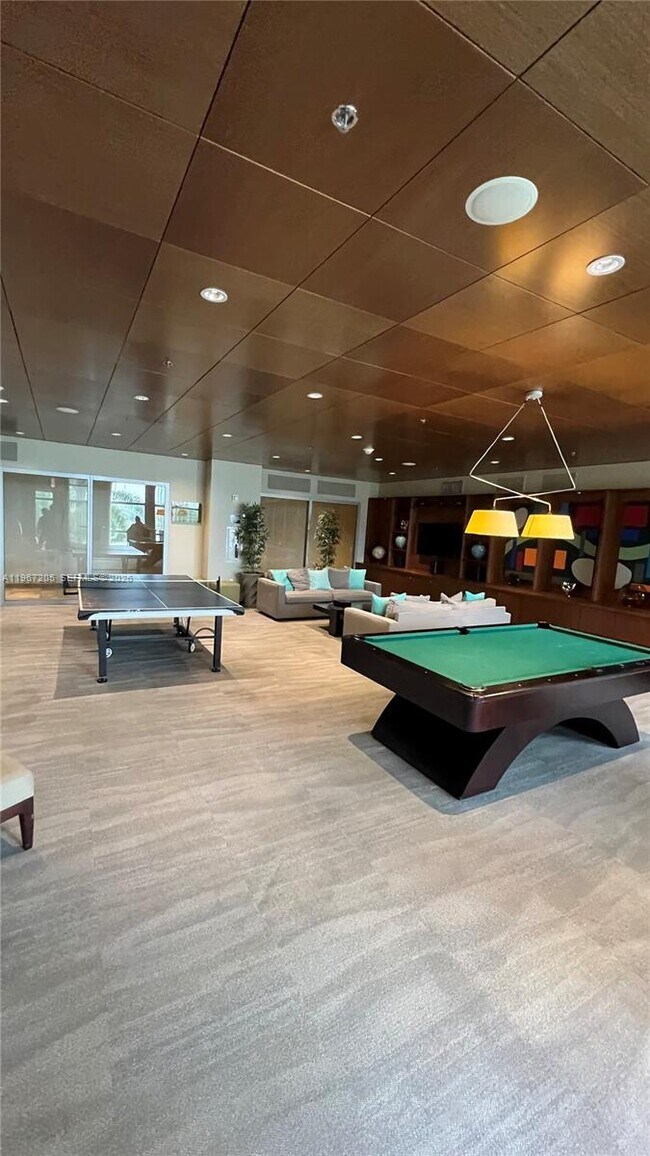 Building Photo - 2641 N Flamingo Rd