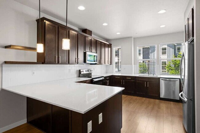 Building Photo - 13717 Admiralty Way