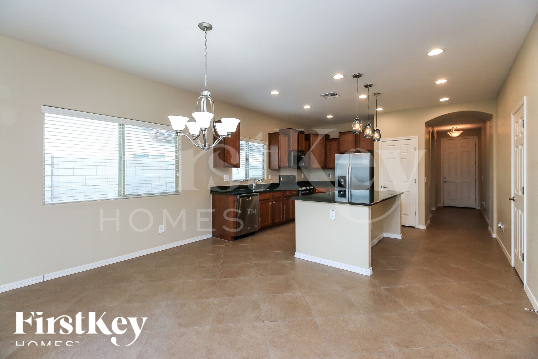 Building Photo - 625 W Mangrove Rd