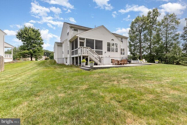 Building Photo - 9 Sable Ln