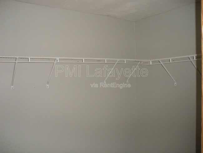 Building Photo - 60 Vicksburg Ln