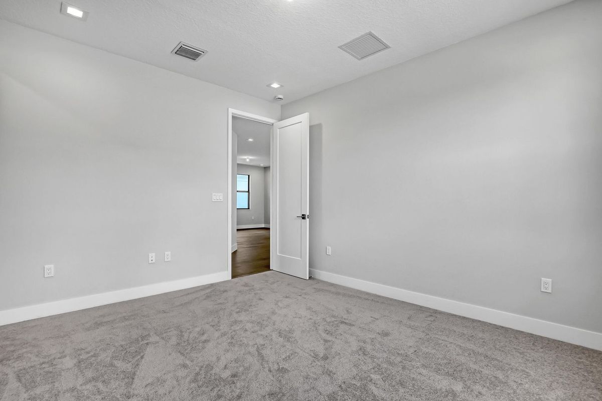Building Photo - 13025 Feathering Wy