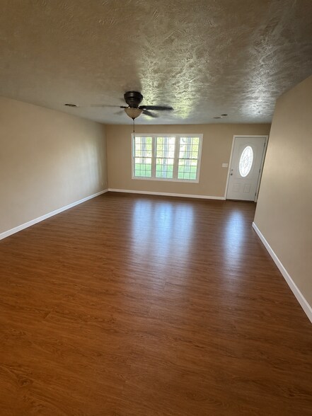 Building Photo - 1210 Stonington Dr