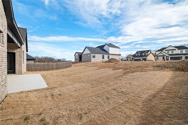 Building Photo - 1821 Lotus Rd