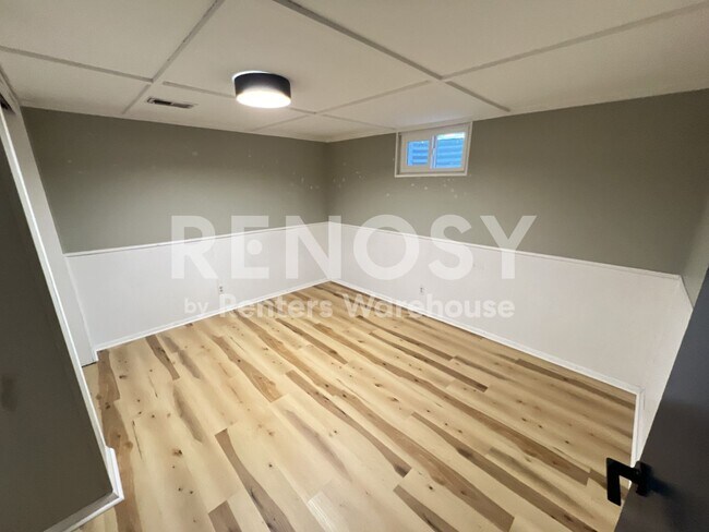 Building Photo - 7274 S Chase Way