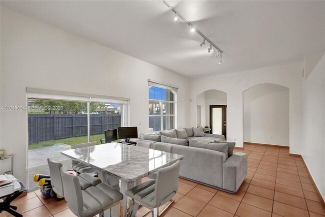 Building Photo - 898 NW 131st Ave