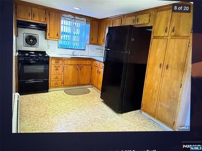 Building Photo - 256 Hudson Pl