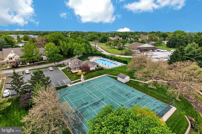 Building Photo - 1014 Foxmeadow Dr