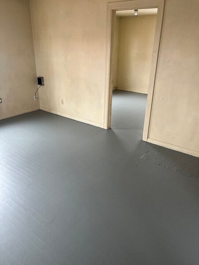 Building Photo - 419 SW 3rd St