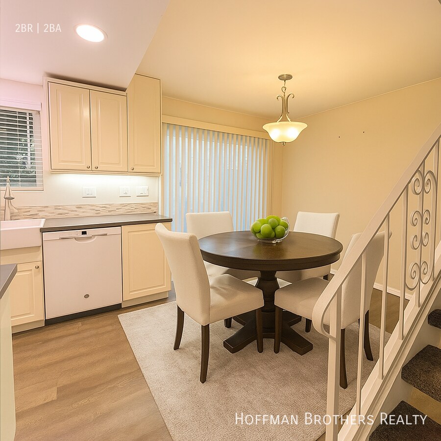 Building Photo - 2422 Graham Ave