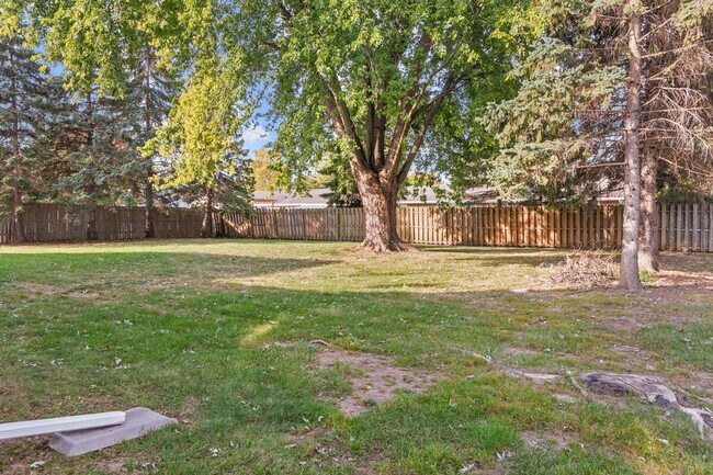 Building Photo - 1800 E Northland Ave