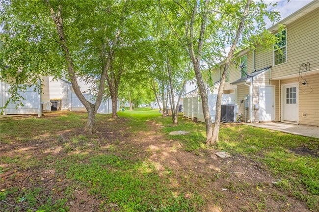 Building Photo - 1851 Grove Way