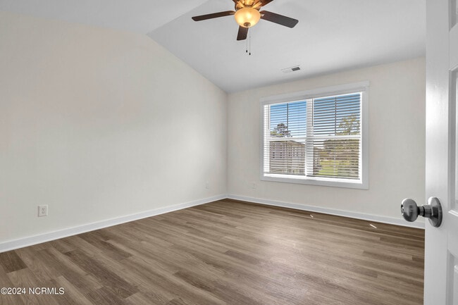 Building Photo - 7048 Crew Dr