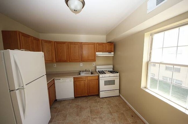 Building Photo - 210 43rd Rd NE