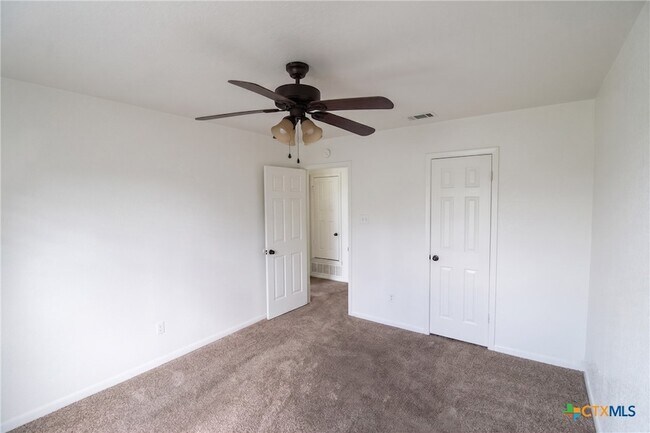 Building Photo - 2412 Skylark Cir