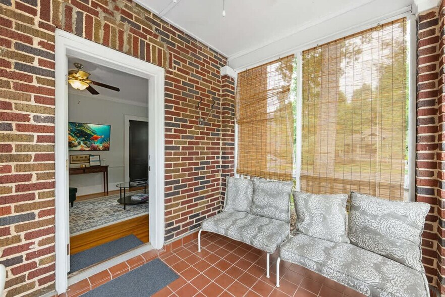 Building Photo - 800 Magnolia Ave