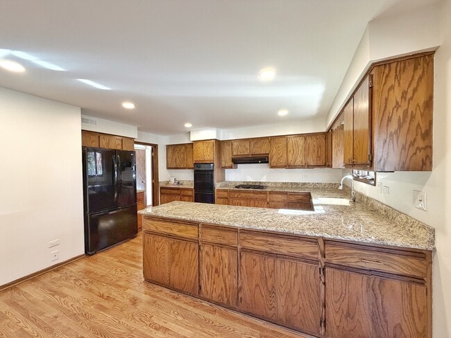 Building Photo - 6710 Wedgewood Ln