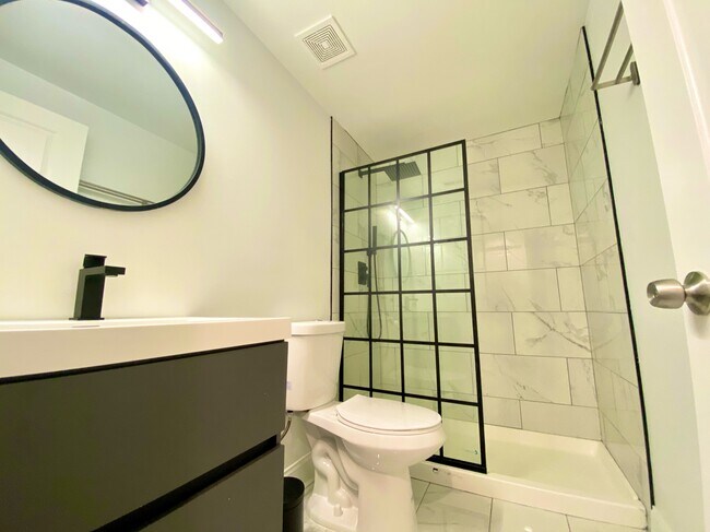 Building Photo - 1608 Park Ave