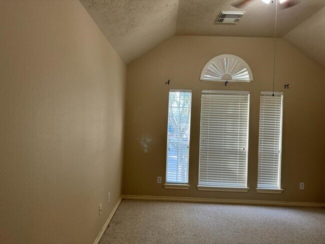 Building Photo - 5823 Grand Saline Dr