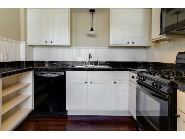 Building Photo - 2200 College Ave