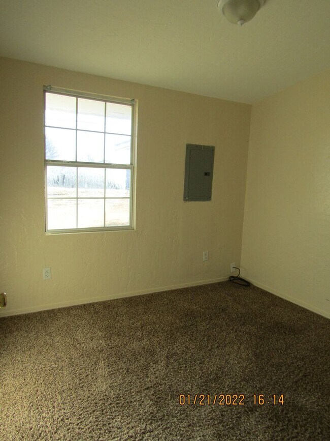 Building Photo - Very nice home located in the Gooch Area! New Flooring ( LVP) /Freshly Painted/No Pets!