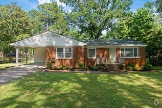 Building Photo - Newly Renovated 3BR/2B home in Whitehaven