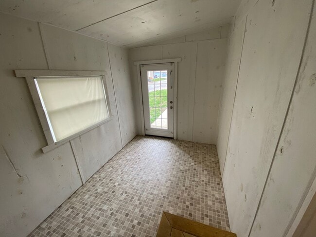 Building Photo - Mobile Home