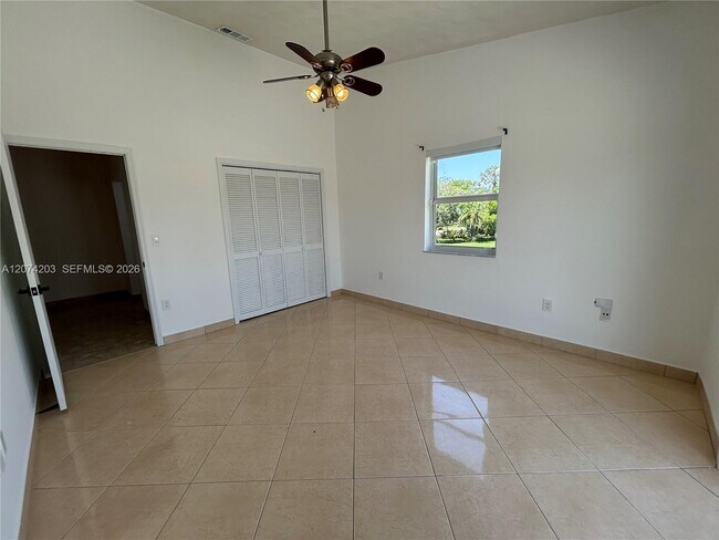 Building Photo - 6611 SW 99th Ave