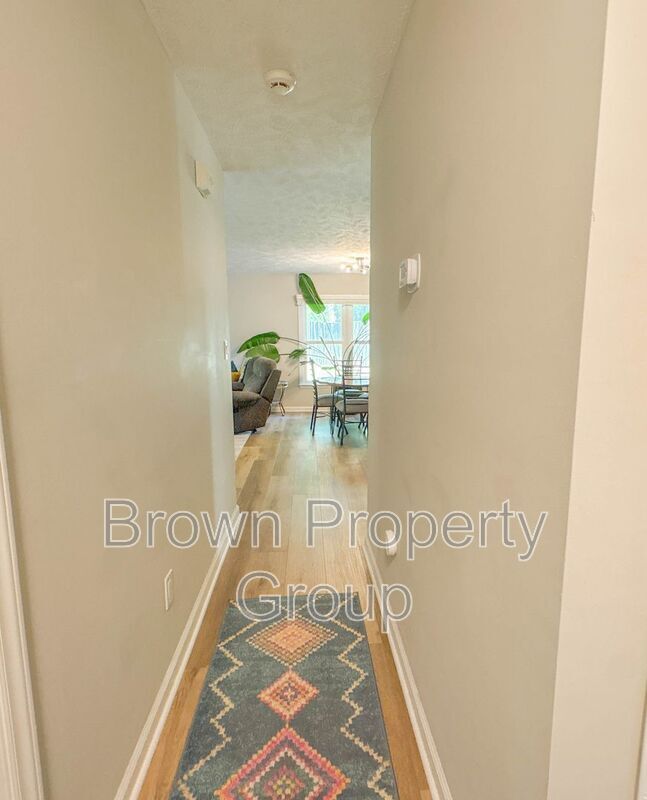 Building Photo - 5813 Bacarro Pl