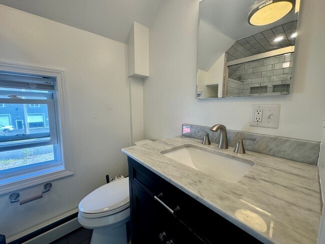 Building Photo - $2,850 Spacious Portland 3BD/1.5BA Single ...