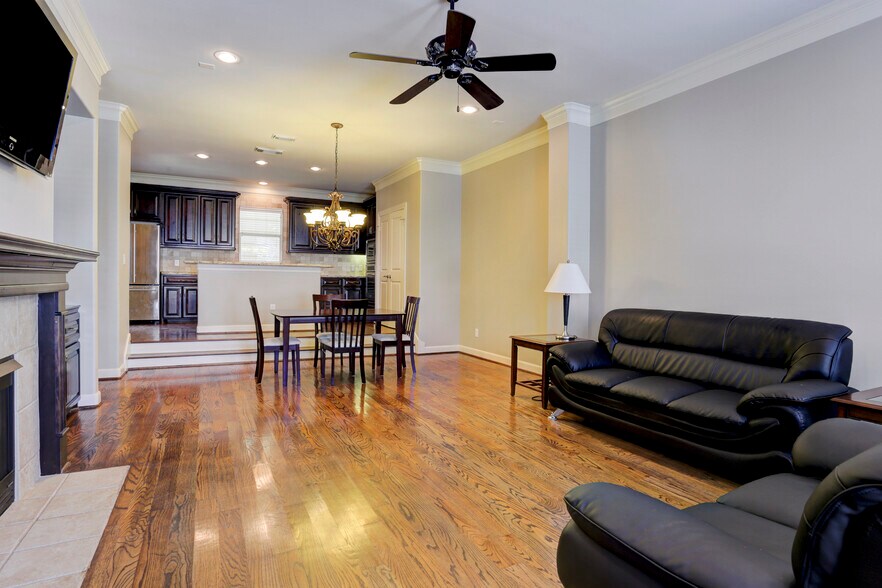 Building Photo - 923 Birdsall St