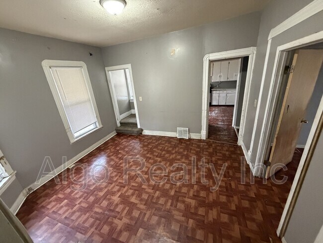 Building Photo - 2647 Fremont Ave N