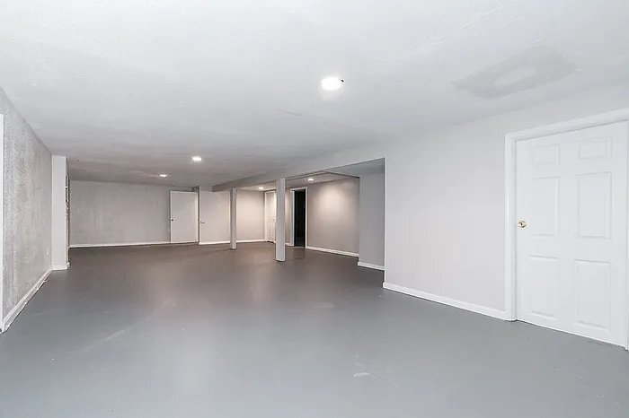 Building Photo - 1126 Lakeview Ave