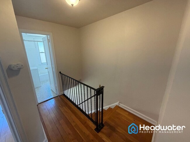 Building Photo - 261 S Bayberry Ln