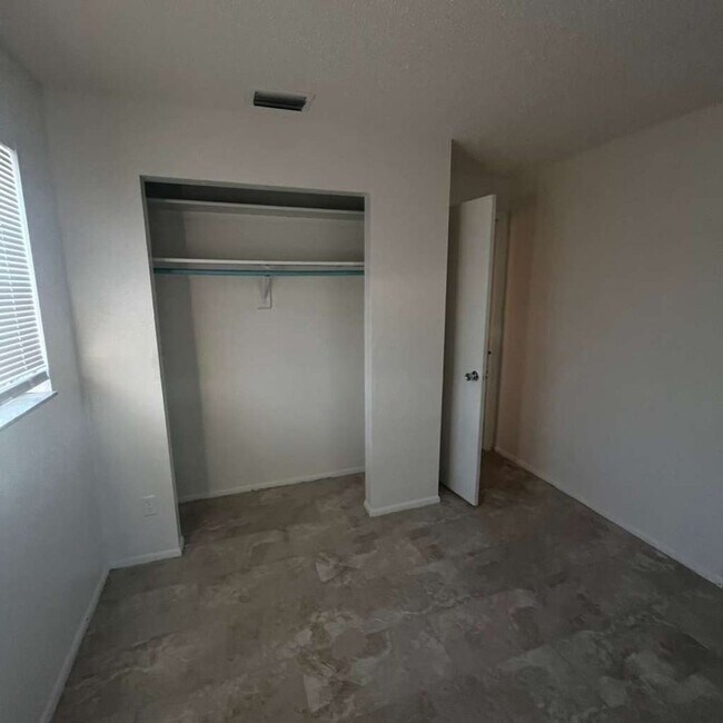 Building Photo - 3708 Estelle Ave
