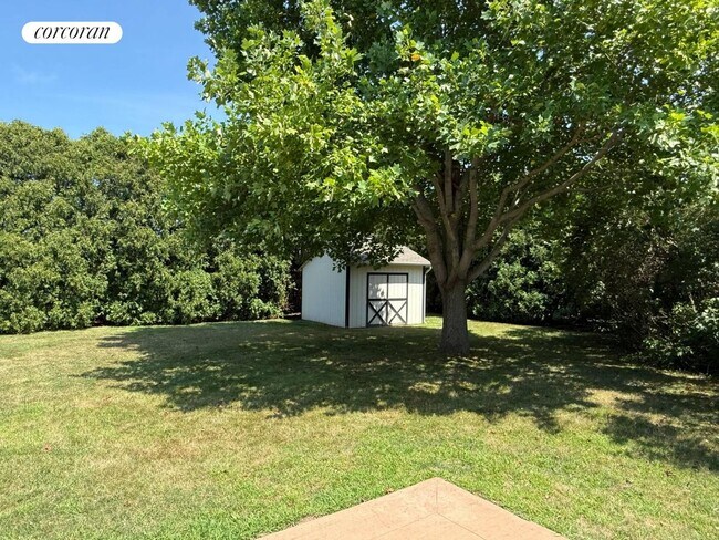 Building Photo - 3220 Delmar Dr