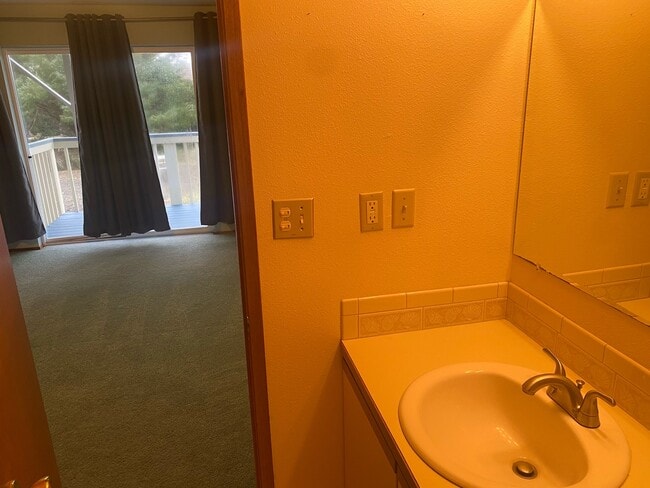 Building Photo - 934 Starfish Ct SW