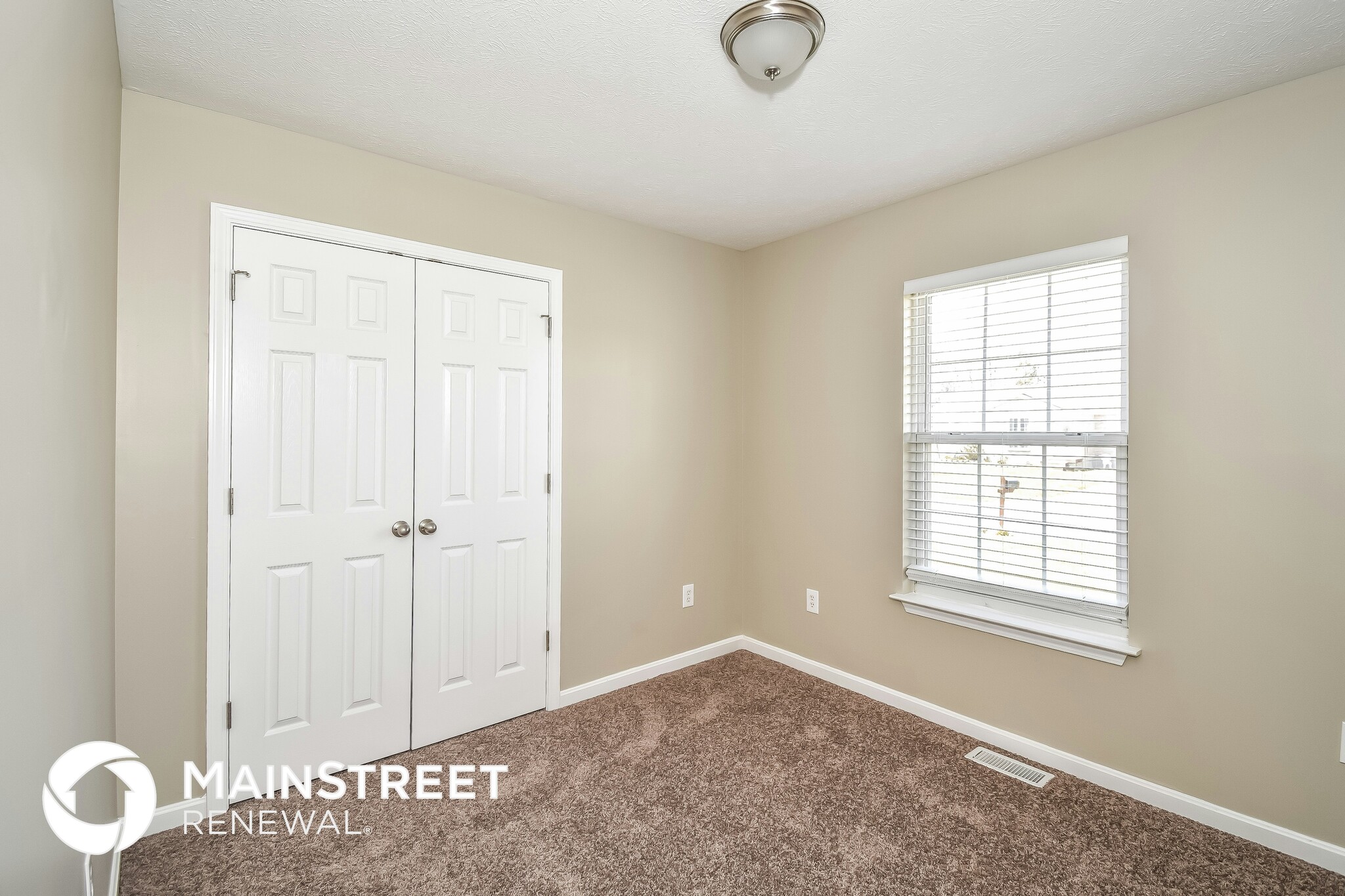 Building Photo - 385 Drake Dr