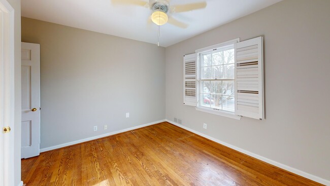 Building Photo - Bethesda/Friendship Heights Four Bedroom I...