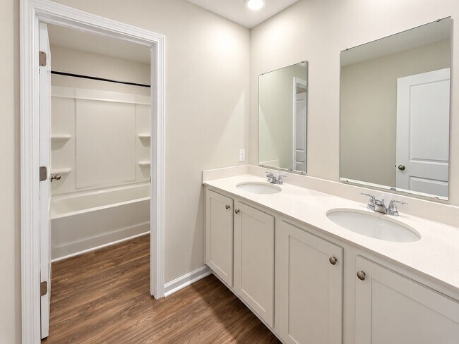 Building Photo - 833 Kirby Ct