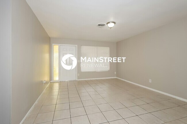 Building Photo - 2 Bedroom Pet-Friendly Home in North Palm ...