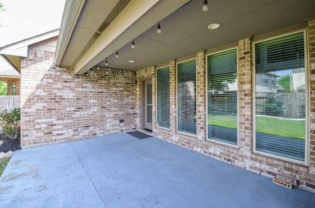Building Photo - 9819 St Romain Dr