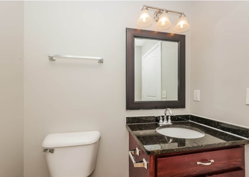 Building Photo - 1005 Bolton Dr