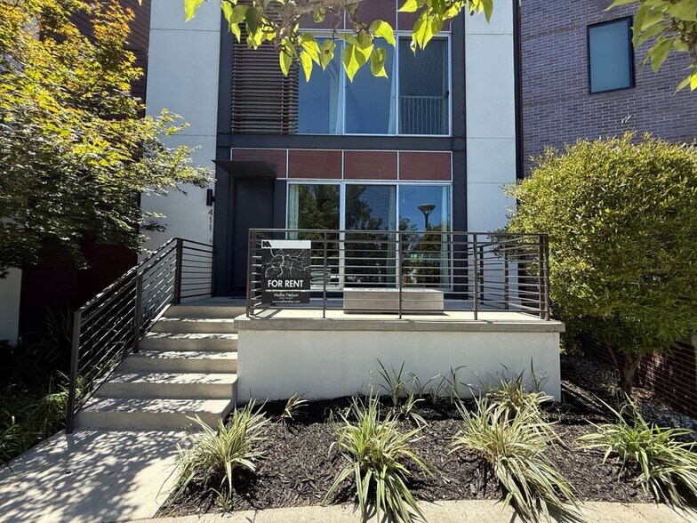 Building Photo - 411 Garden St