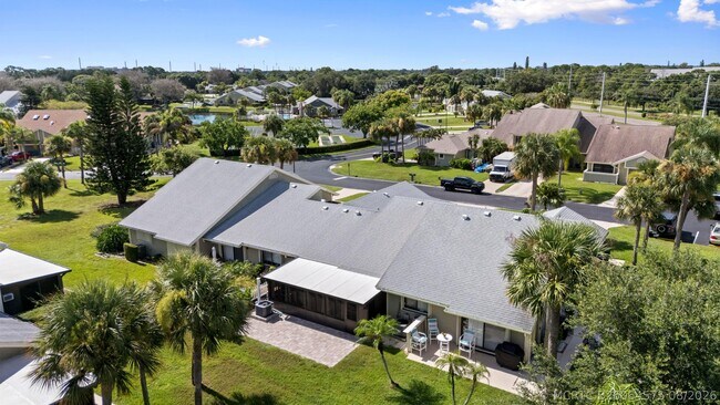 Building Photo - 1431 SE Berwick Ct