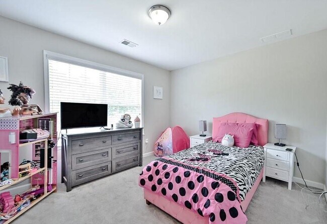 Building Photo - 2370 Scotney Castle Ln