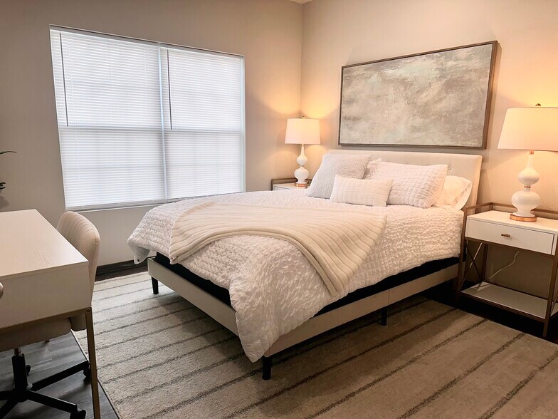 Building Photo - 2411 S Jackson Ave